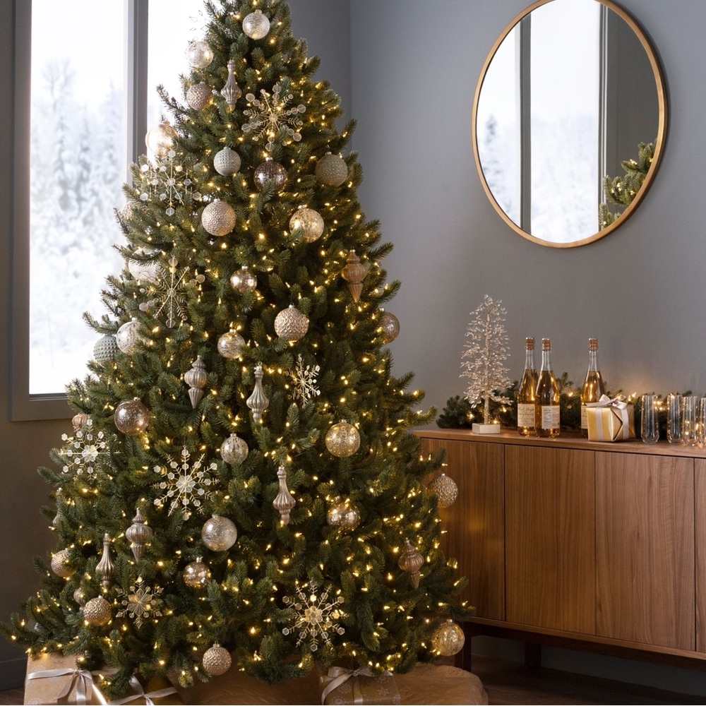 Serena & Lily Balsam Hill Elegant Gold Snowflake Ornaments Set Capiz Collection - Picture 4 of 5